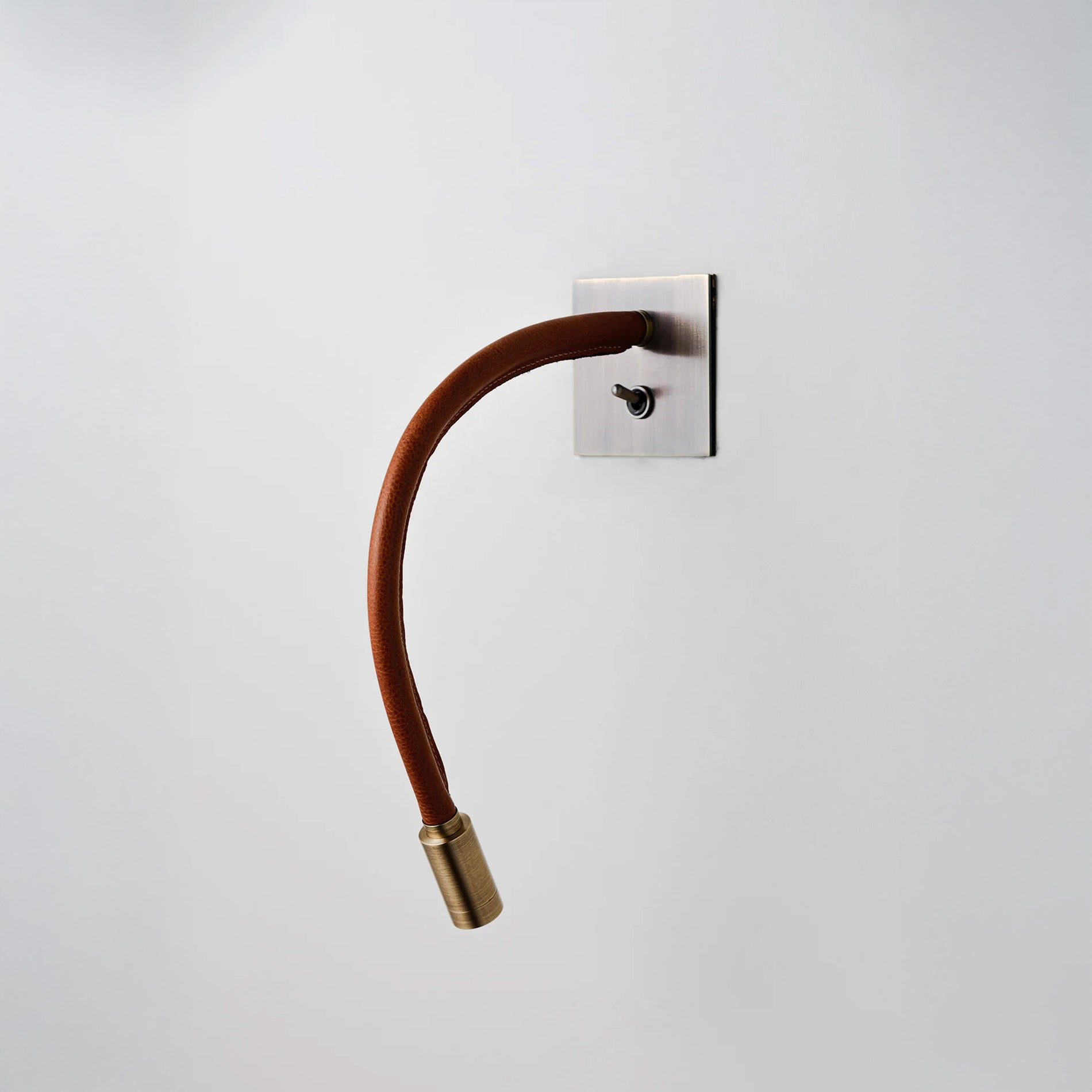 Huxley Jordan Wall Light Large - Antique Brass with Tan