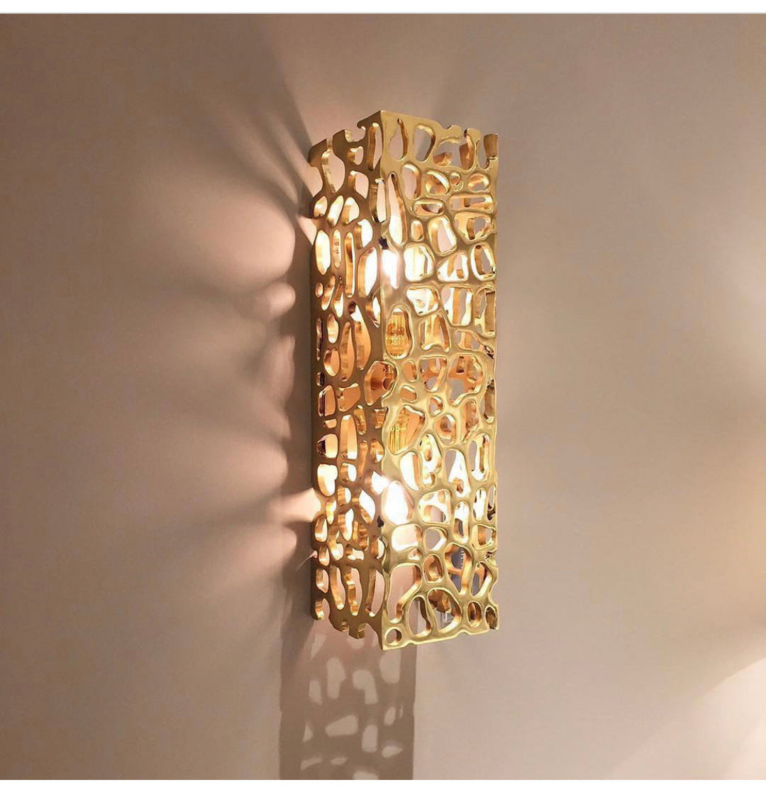 Una Sconce