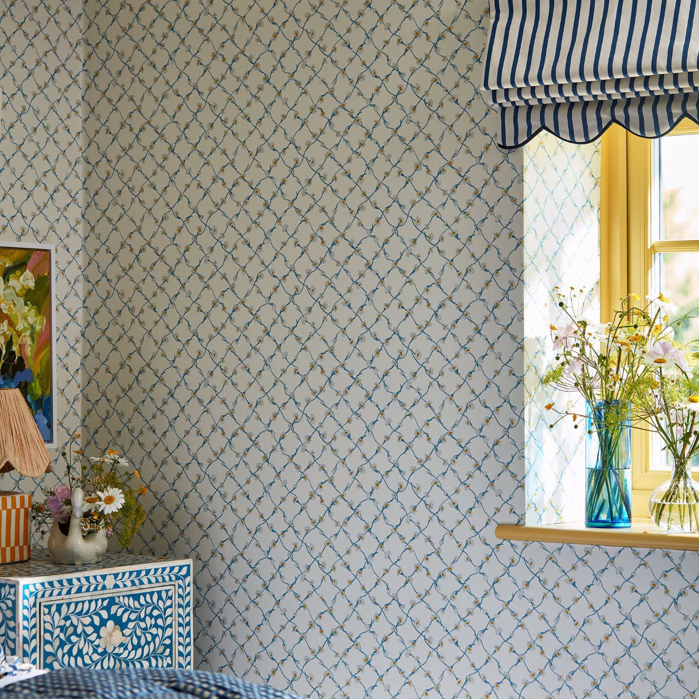 Daisy Trellis Wallcovering - Lapis / Pearl