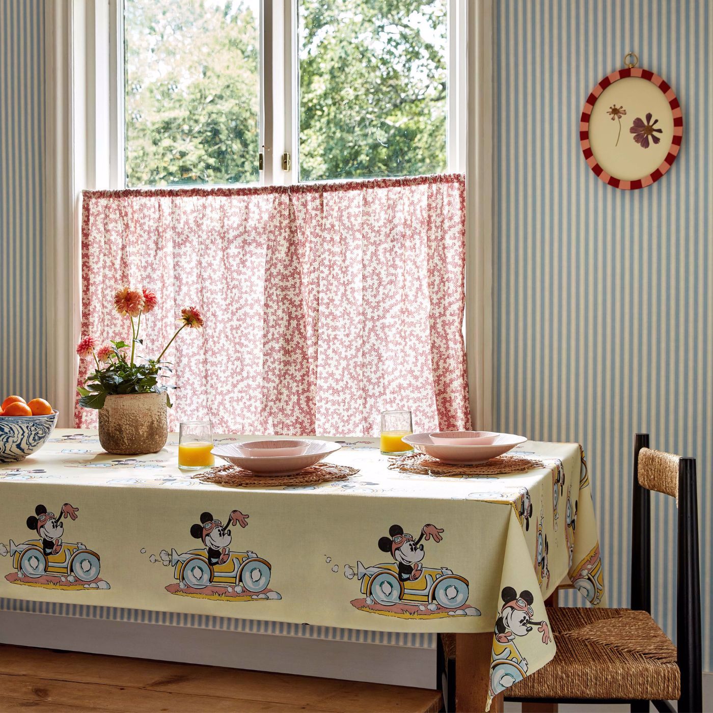 Minnie On the Move - Candy Floss